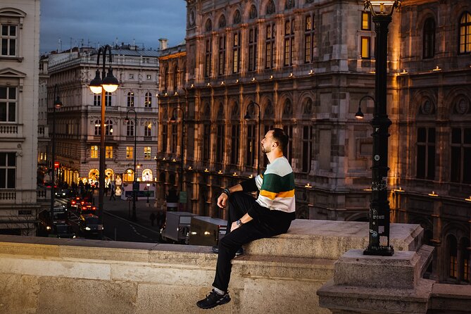 1.5 Hour Cinematic Style Portrait Photoshoot and Tour in Vienna - Wiener Staatsoper: the first frames with famous symmetry