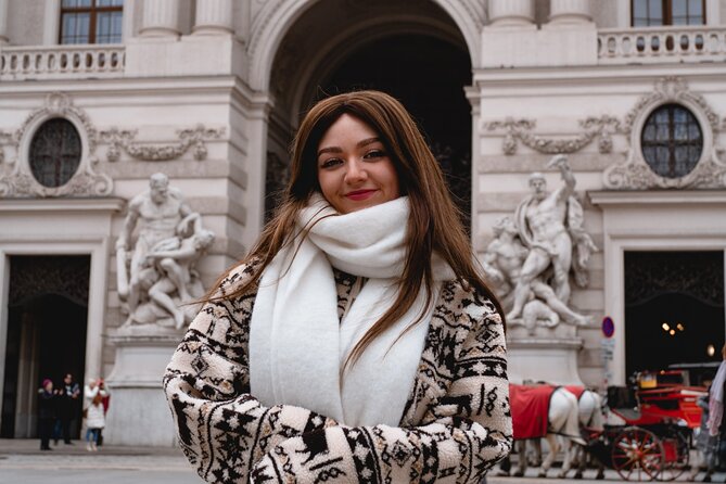 1.5 Hour Cinematic Style Portrait Photoshoot and Tour in Vienna - Hofburg Palace: gates, yards, and the horse-carriage charm