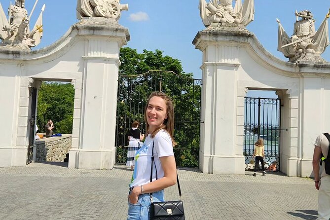 2-Day Budapest and Bratislava Private Guided Tour From Vienna - Day 1 in Budapest: Buda Castle views and Chain Bridge walking