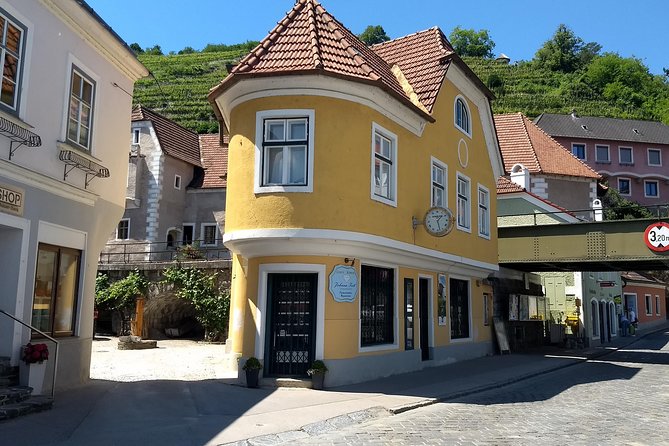 3-Hour Private Hiking Tour to historic places around Spitz in Wachau Valley - Hinterhaus ruin: the 13th-century payoff after the vineyards