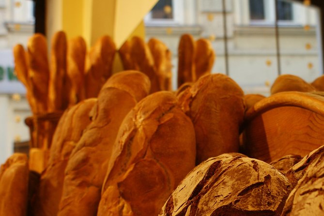 Best of Food Tour Vienna - Stop 5: Kipferlhaus and a private wine tasting finale