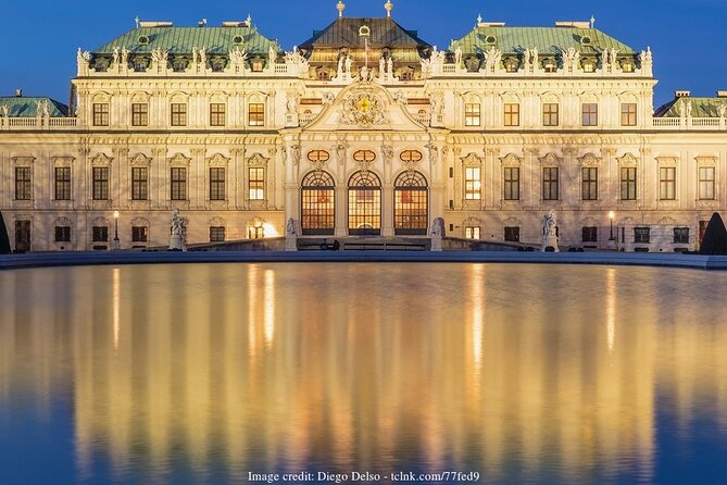 Christmas at Belvedere: 3hr Private Tour of Upper Palace & Market - Inside Upper Belvedere: Klimt’s collection and The Kiss moment