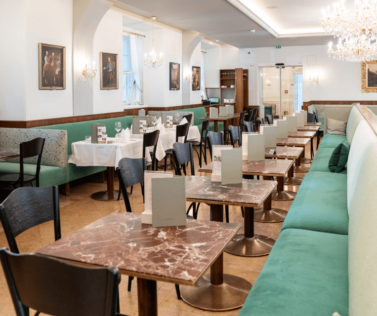 Culinary evening at the Gerstner K. u. K. Hofzuckerbäcker - Your Evening Flow: Sparkling Wine, Soup, Roast Beef, Apple Strudel