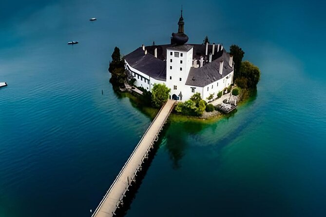 Day Tour from Vienna to Hallstatt and Salzburg with Photographer - Group size and the guide experience: small-group can mean smooth—or not
