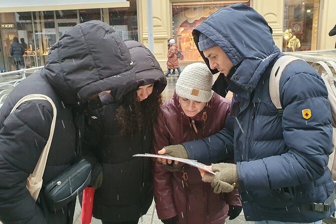 Digital puzzle tour with Marcus Aurelius' order - Roman-style puzzles: numeric codes, building clues, and Latin passwords