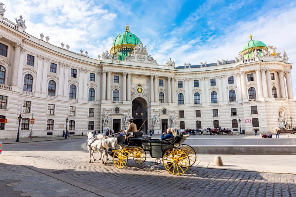 Discover 10 Things To Do in Vienna - Ultimate Walking Tour - Spanish Riding School: what you can actually see without tickets