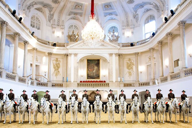 Exciting history tour and discovery of Vienna's secrets - Ringstrasse: the civic grandeur walk