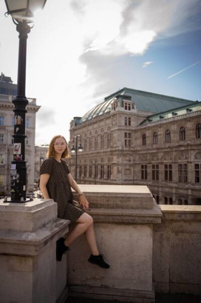 Exclusive Vienna Photography Session and City tour - Meeting by the Opera: where the session starts