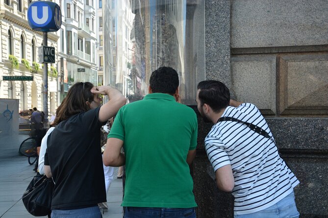 Explore the Hidden Gems of Vienna with CityRiddler - Stop-by-stop: Blutgasse to Judenplatz in one smooth chain