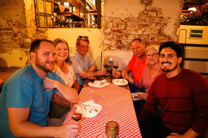 Food Tasting Tour in Hidden Gems of Vienna for Small Groups - The guide factor: when District 7 turns into a story