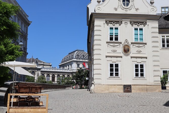 Freud - Inside the mind of a Genius - Berggasse 19 and the Sigmund Freud Museum: finish with context, not a rushed exit