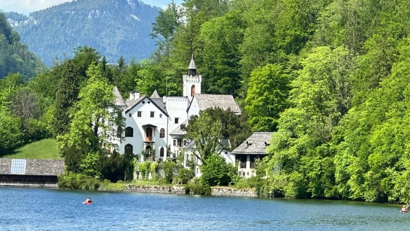 From Vienna: Gmunden, Hallstatt, Salzkammergut Day Tour - Hallstatt: The Photo Stop, the Wandering, and the Best Kind of Choice