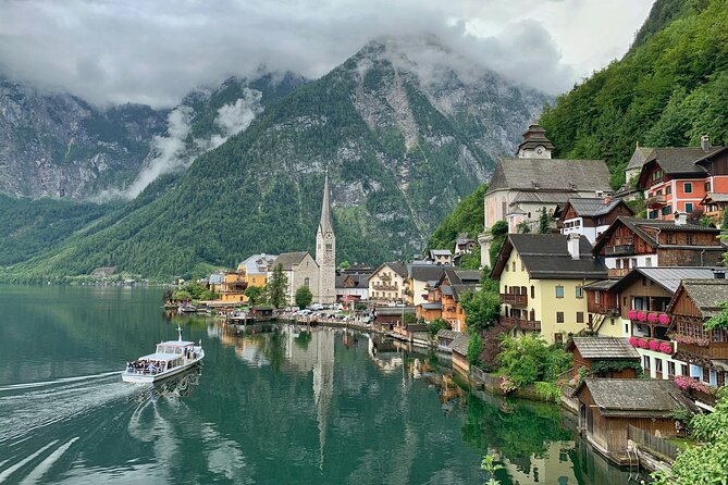 Full Day Tour from Vienna to Wachau, Melk, Hallstatt and Salzburg - Durnstein’s Danube views in a tight 20 minutes