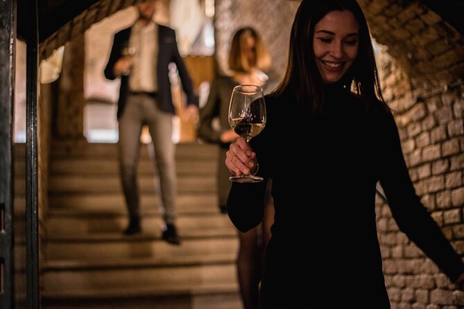 Hidden Wine Cellars Vienna - on the tracks of the Viennese wines - Where you start: Stephansplatz, Old Field Pharmacy, then Schwedenplatz