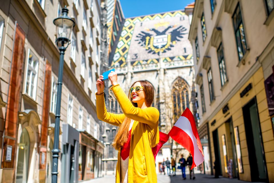 Highlights of Vienna: Private Bike Tour with Licensed Guide - Guide experience: live commentary and tailoring the day