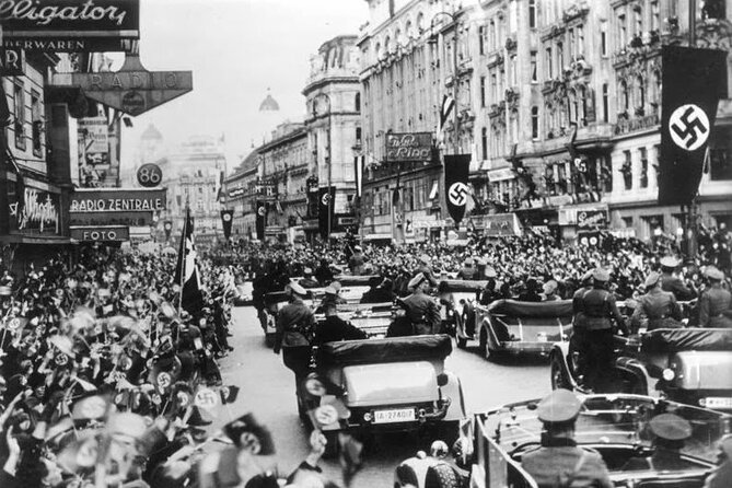 Historical Hitler Walking Tour of Vienna - Infopoint Jewish Vienna and the Seitenstettentempel: Worship Hidden Behind Tenement Buildings