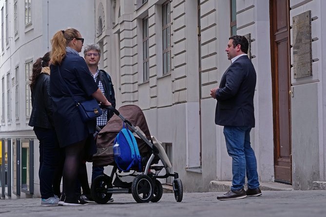 Jewish in Vienna Tour - Guides and the style of storytelling you’ll likely get