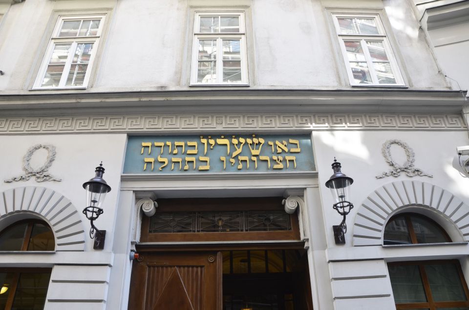 Jewish Vienna: City Synagogue Guided Tour - Judaism in practice: prayers, holidays, and everyday meaning