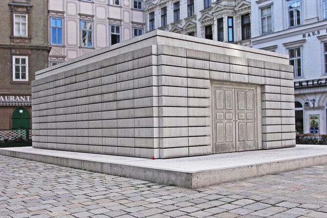 Jewish Vienna Walking Tour - The guides: why names like Peter, Jan, and Annelie matter