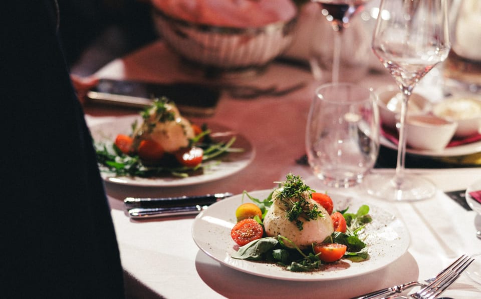 Mirage Vienna: Burlesque Spectacular – Dinner Show - A Burlesque Dinner Show With Real Seat-At-Your-Table Comfort