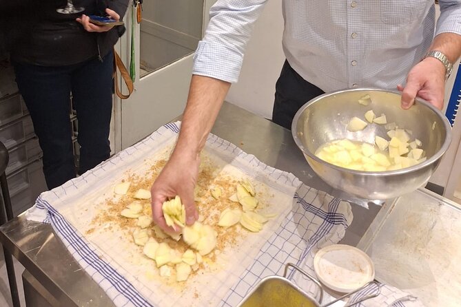 Nabiel's Vienna Cooking Class - Drinks, Conversation, and the Small-Group Vienna Dinner Vibe