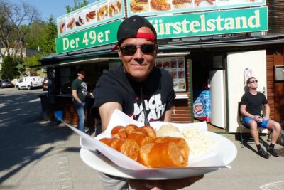 NEW: Hotrod Vienna Sausage Tour - Your first laps: the moment you go from nervous to ready