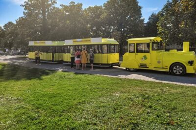 Panoramabahn Schoenbrunn - Price and value: how $19.87 stacks up with separate Schönbrunn tickets