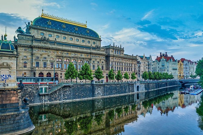 Prague private day tour from Vienna ( local guide ) - Charles Bridge for a Quick 20-Minute Stroll: Timing and Atmosphere