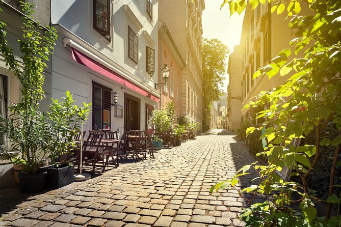 Private Austrian Beer Tasting Tour in Vienna Old Town - Food Pairings: Where Snacks Fit (and where they don’t)