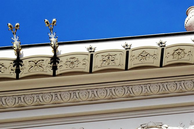 Private Klimt & Vienna Art Walk — From Baroque to Secession - Naschmarkt timing: where your walk can turn into lunch or a snack break