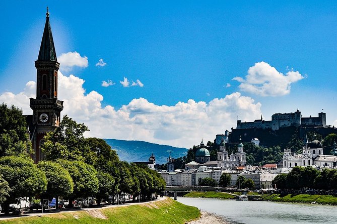 Private Scenic Transfer from Vienna to Salzburg with 4h of Sightseeing - The driver experience: helpful context, but not a licensed guide