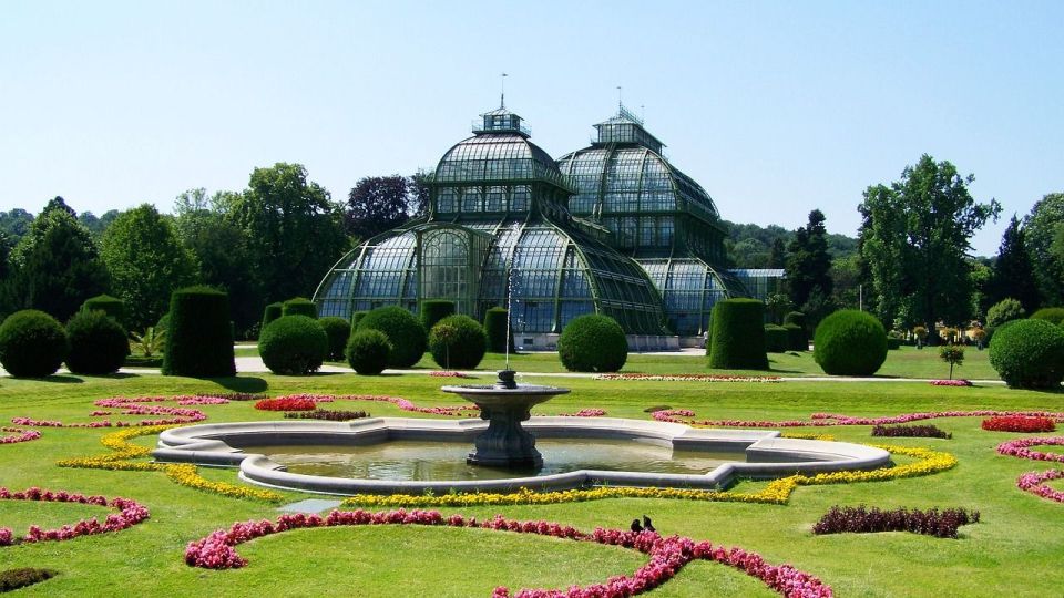 Private Schönbrunn Palace Tour: Entrance included - Inside the palace: corridors, emperors, and practical context