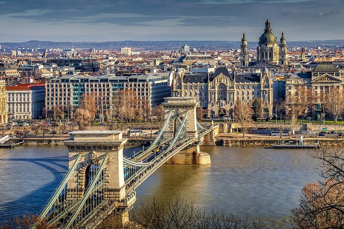 Private tour of Budapest with transfer from Vienna, Local Guide - St. Stephen’s Basilica and Váci Street: classic sights with walking-free breathing room