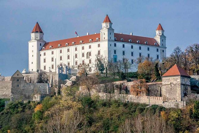 Private transfer from Vienna to Budapest with Bratislava visit - A 5-hour Vienna to Budapest transfer with a Bratislava bonus
