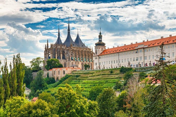 Private Transfer from Vienna to Prague with 1 hour Stop in Kutna Hora - Pickup, comfort, and what you’re really getting from your driver