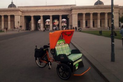 RAXI (E-Rickschaw) big private Vienna tour - Starting at the Hofburg: where the route can breathe