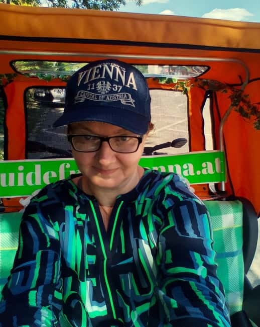 RAXI (Electric Rickshaw) Vienna Tours with two options - When weather gets rough: the RAXI plan and the public-transport alternative