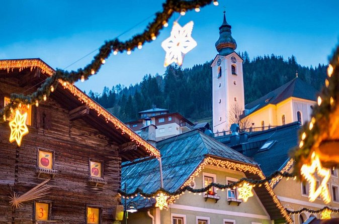 Salzburg Christmas Markets Day Trip from Vienna - St. Gilgen Mozartplatz: tiny streets and a shorter, sweeter market