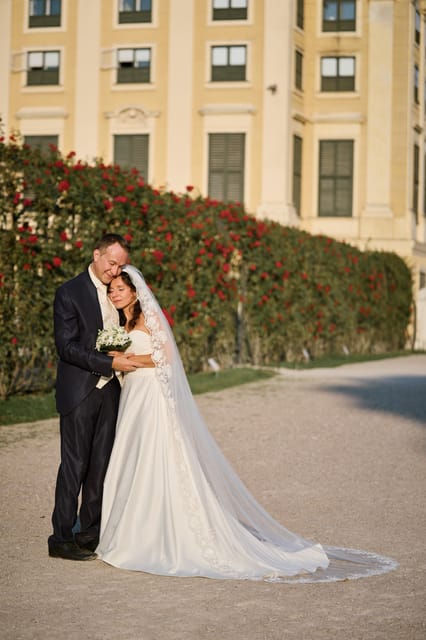 Schönbrunn Palace Private Photoshooting tour - What makes this shoot feel comfortable: you’re not stuck posing