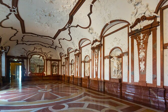 Skip-the-line Upper Belvedere Tickets and Guided Tour Vienna - Belvedere Palace gardens and courtyard: where the story starts