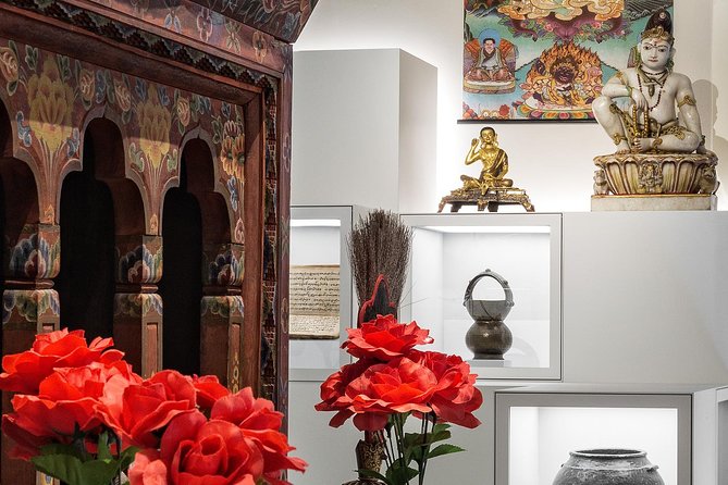 Skip the Line: Weltmuseum Wien Ticket - Weltmuseum Wien: 14 Galleries and Stories from 500 Years of Collecting