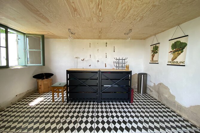 Taste and Tour Small Organic Wineries with a Winemaker - Getting around: 210 minutes that balance driving and tasting