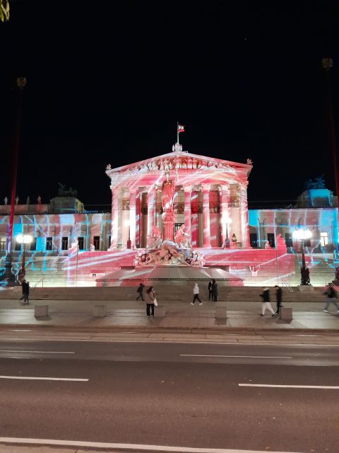 The unknown Vienna City- a guided walking tour in 3 hours - The unknown medieval Hofburg: modern walls with older bones