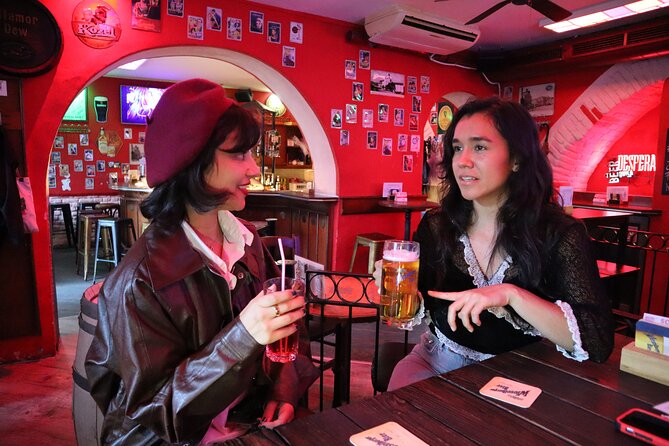 Thursday Night Pub Crawl for Professionals in Vienna, Austria - Stop 1: Pickwick’s Pub for the book-pub start and free welcome shot