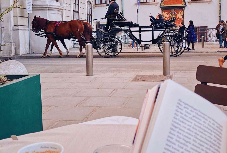 Vienna: 30-Minute Fiaker Ride in the Old Town - A Fiaker ride is the easiest way to orient yourself in Vienna