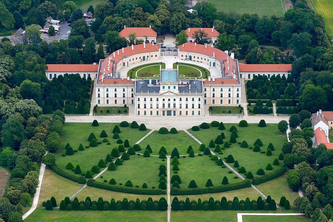 Vienna-Budapest One-Way Sightseeing Transfer - Szentendre: Baroque streets with an arty river-town feel