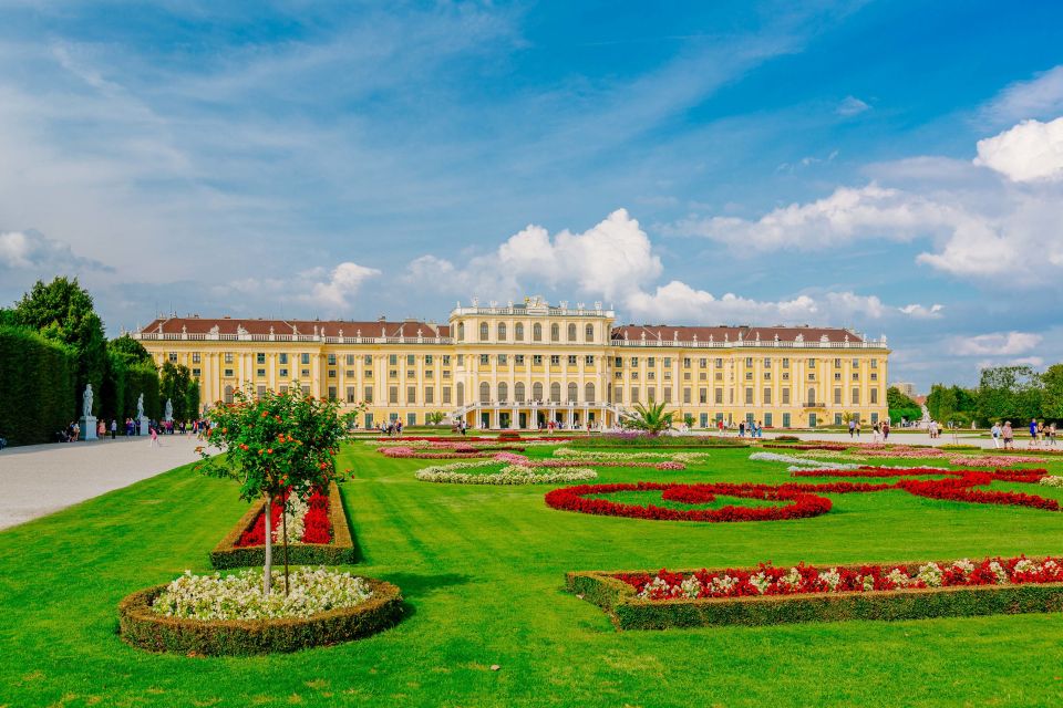 Vienna: Bus & Schönbrunn Palace Skip-the-Line Guided Tour - Meeting the group and getting oriented fast