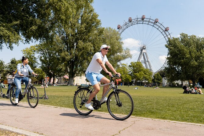 Vienna by bike in small groups max 12pax - Michaelerplatz: Old Buildings and the City-Center Feeling