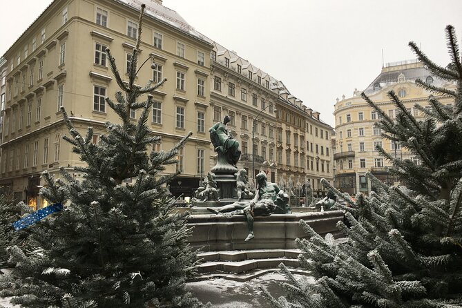 Vienna Christmas Tour - Wiener Christkindlmarkt: the 150-stall classic with serious glow