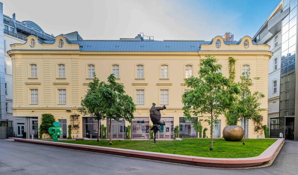 Vienna: City Cruise - Getting to the Boat: Schwedenplatz and DDSG’s Blue Danube Vessels